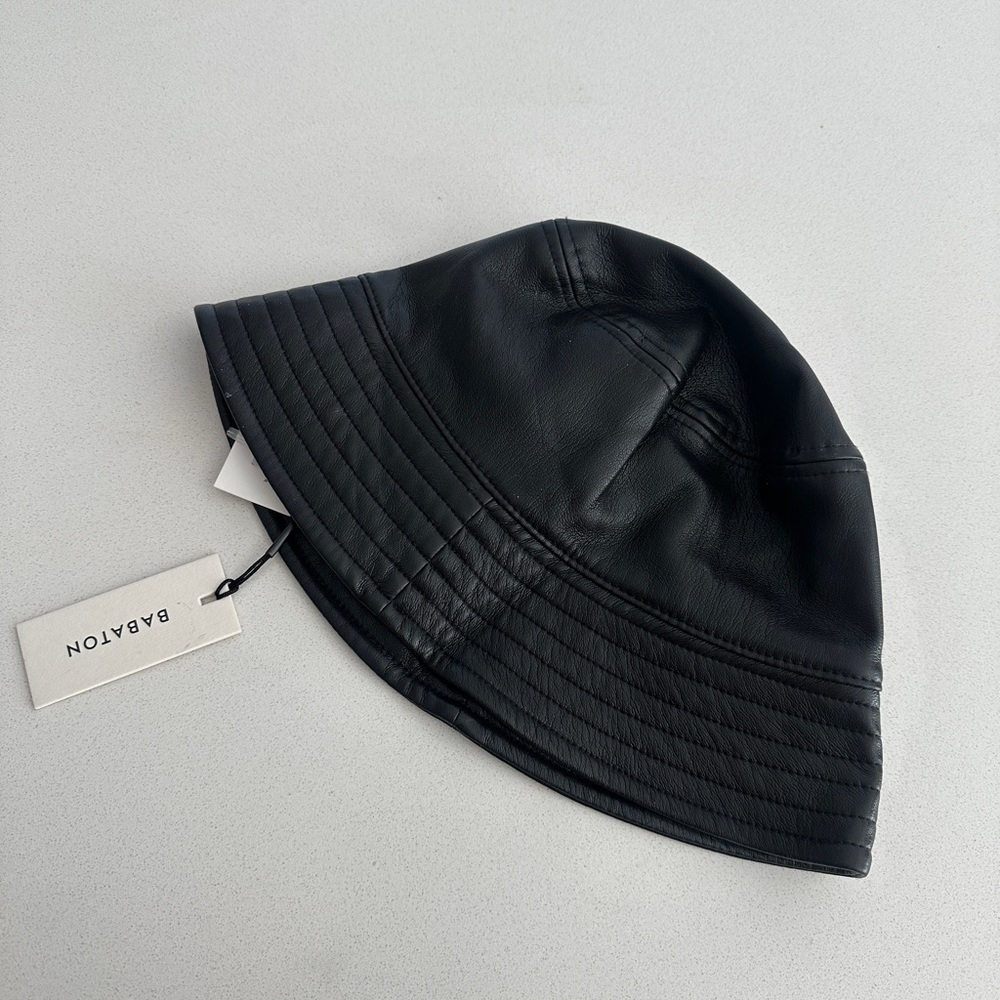 NWT Aritzia Babaton Faux Leather Bucket Hat